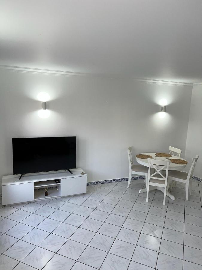 Relaxing 2 Bedroom House 5 Minutes Away From Vilamoura Marina Quarteira Dış mekan fotoğraf