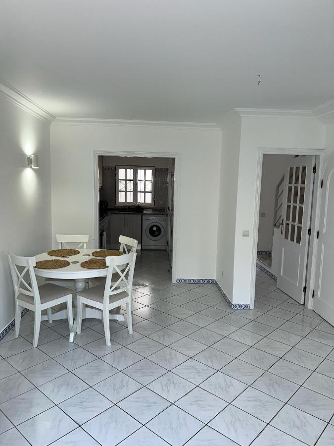 Relaxing 2 Bedroom House 5 Minutes Away From Vilamoura Marina Quarteira Dış mekan fotoğraf